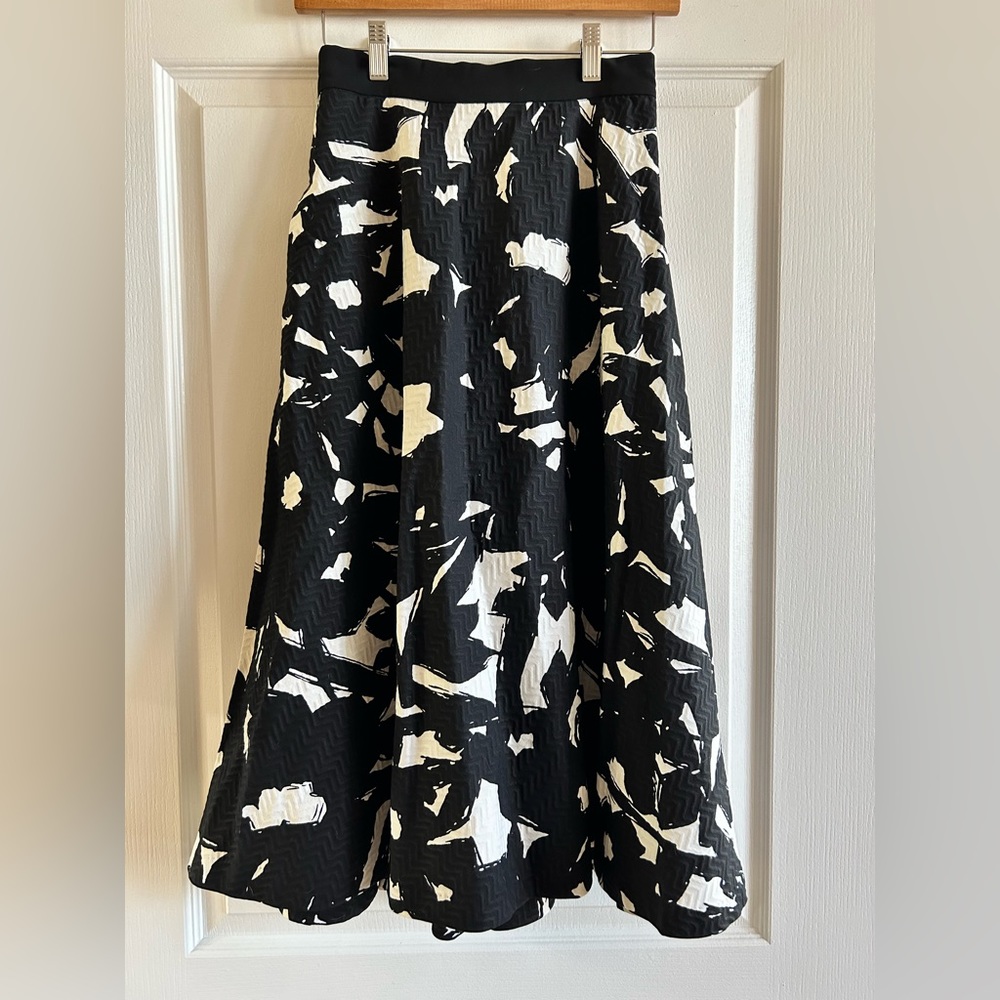 Banana Republic Black and White Floral New with Tags Sz 4